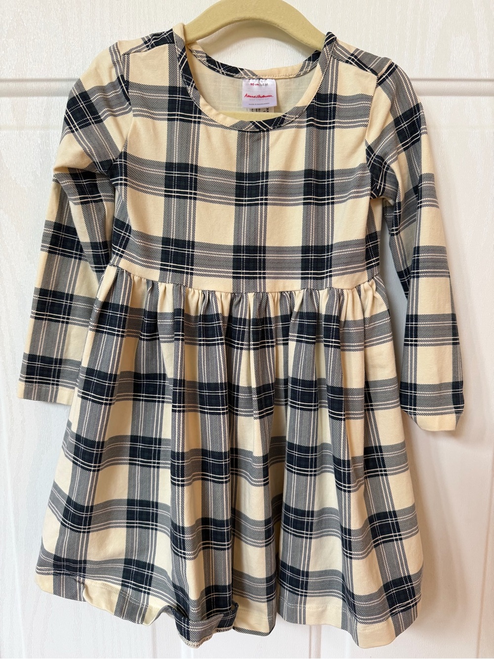 Hanna Andersson Cream and Black Plaid Long-Sleeve Dress
